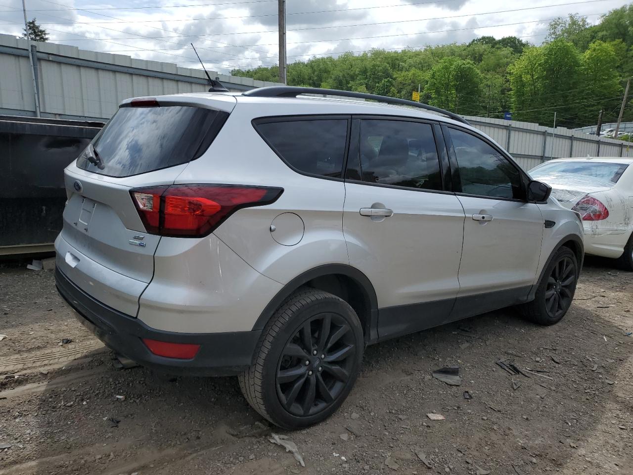 Photo 2 VIN: 1FMCU9GD5KUA94852 - FORD ESCAPE 