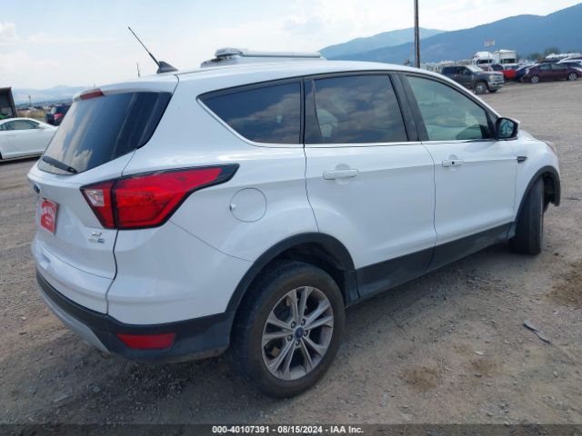 Photo 3 VIN: 1FMCU9GD5KUB64513 - FORD ESCAPE 