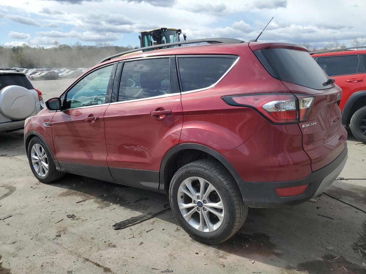 Photo 1 VIN: 1FMCU9GD6HUC71319 - FORD ESCAPE 