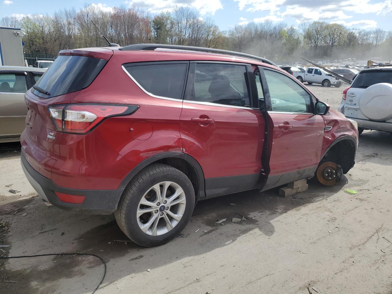 Photo 2 VIN: 1FMCU9GD6HUC71319 - FORD ESCAPE 