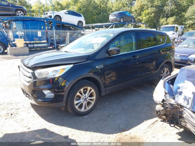 Photo 1 VIN: 1FMCU9GD6HUE11403 - FORD ESCAPE 