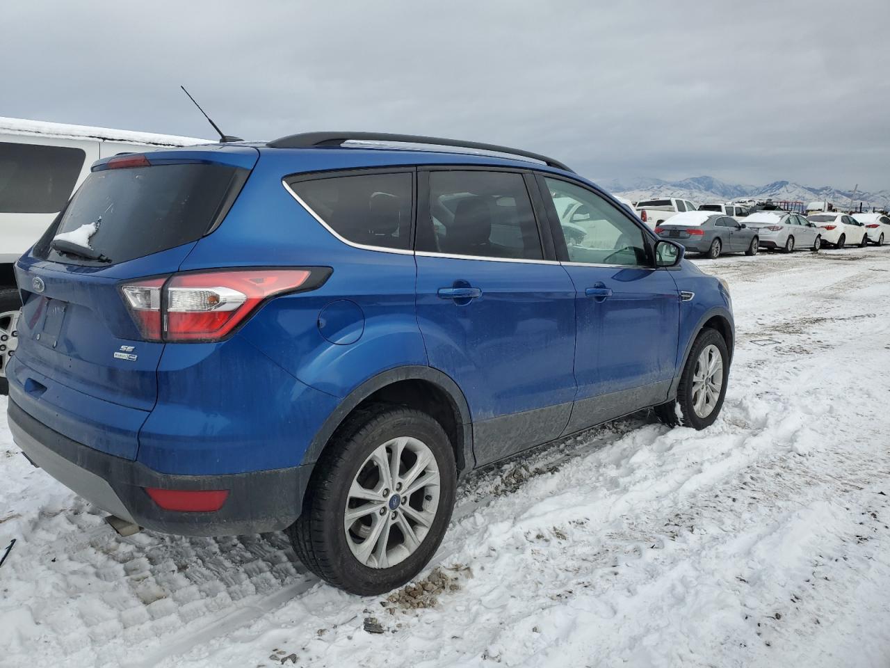 Photo 2 VIN: 1FMCU9GD6JUB28697 - FORD ESCAPE 