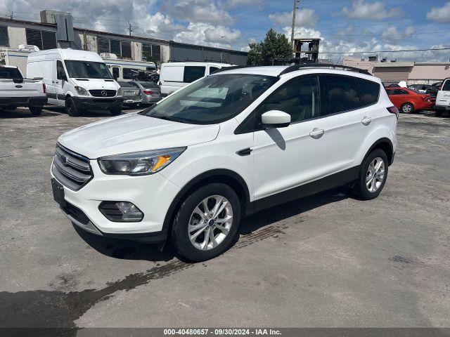 Photo 1 VIN: 1FMCU9GD6JUB76295 - FORD ESCAPE 