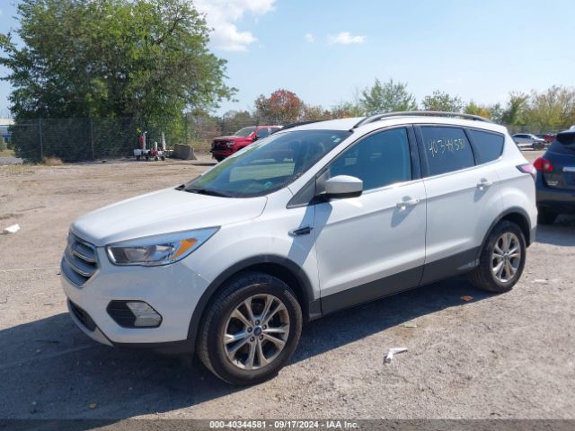 Photo 1 VIN: 1FMCU9GD6JUB77446 - FORD ESCAPE 