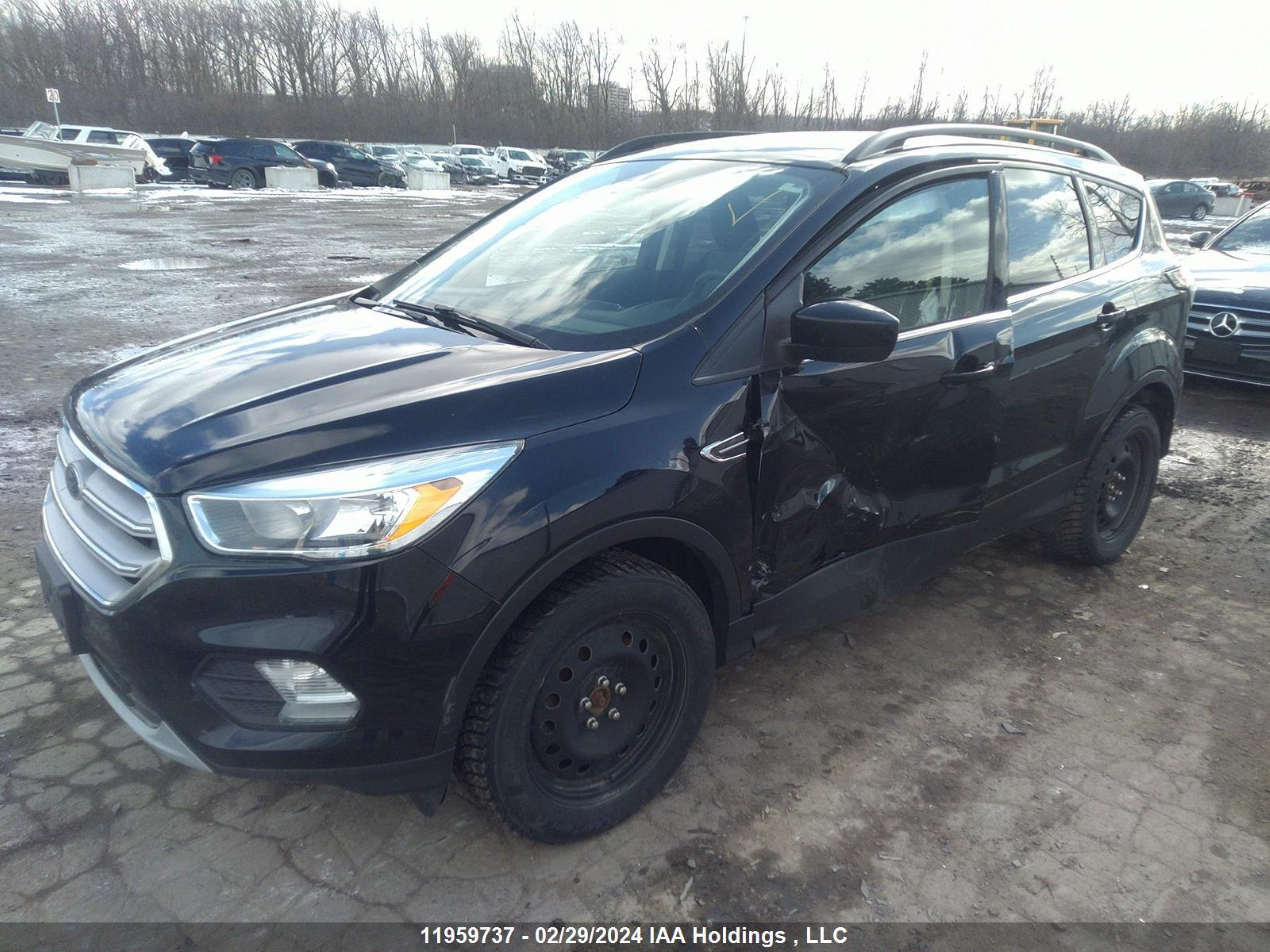 Photo 1 VIN: 1FMCU9GD6JUB91895 - FORD ESCAPE 