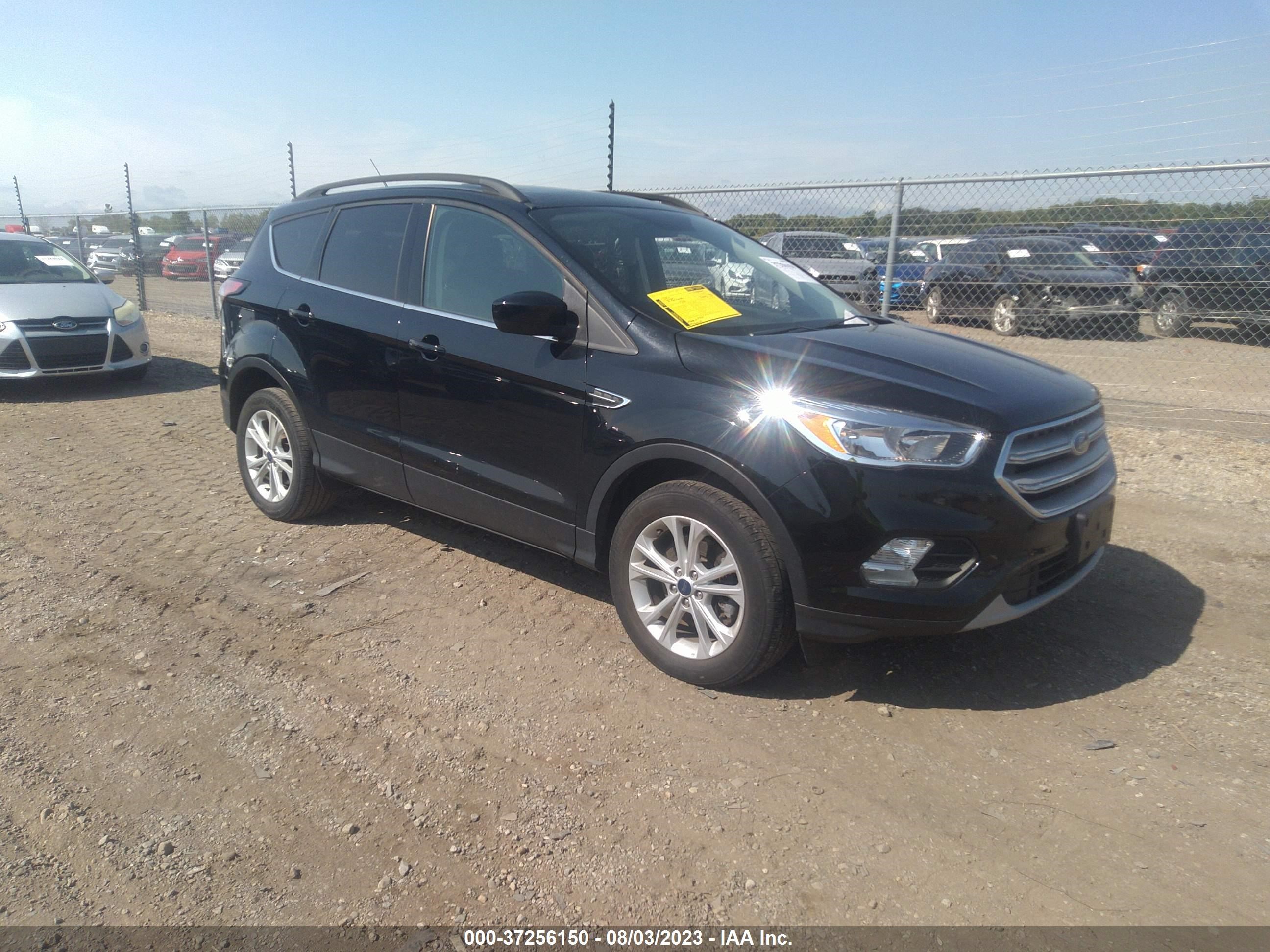 Photo 0 VIN: 1FMCU9GD6JUC40805 - FORD ESCAPE 