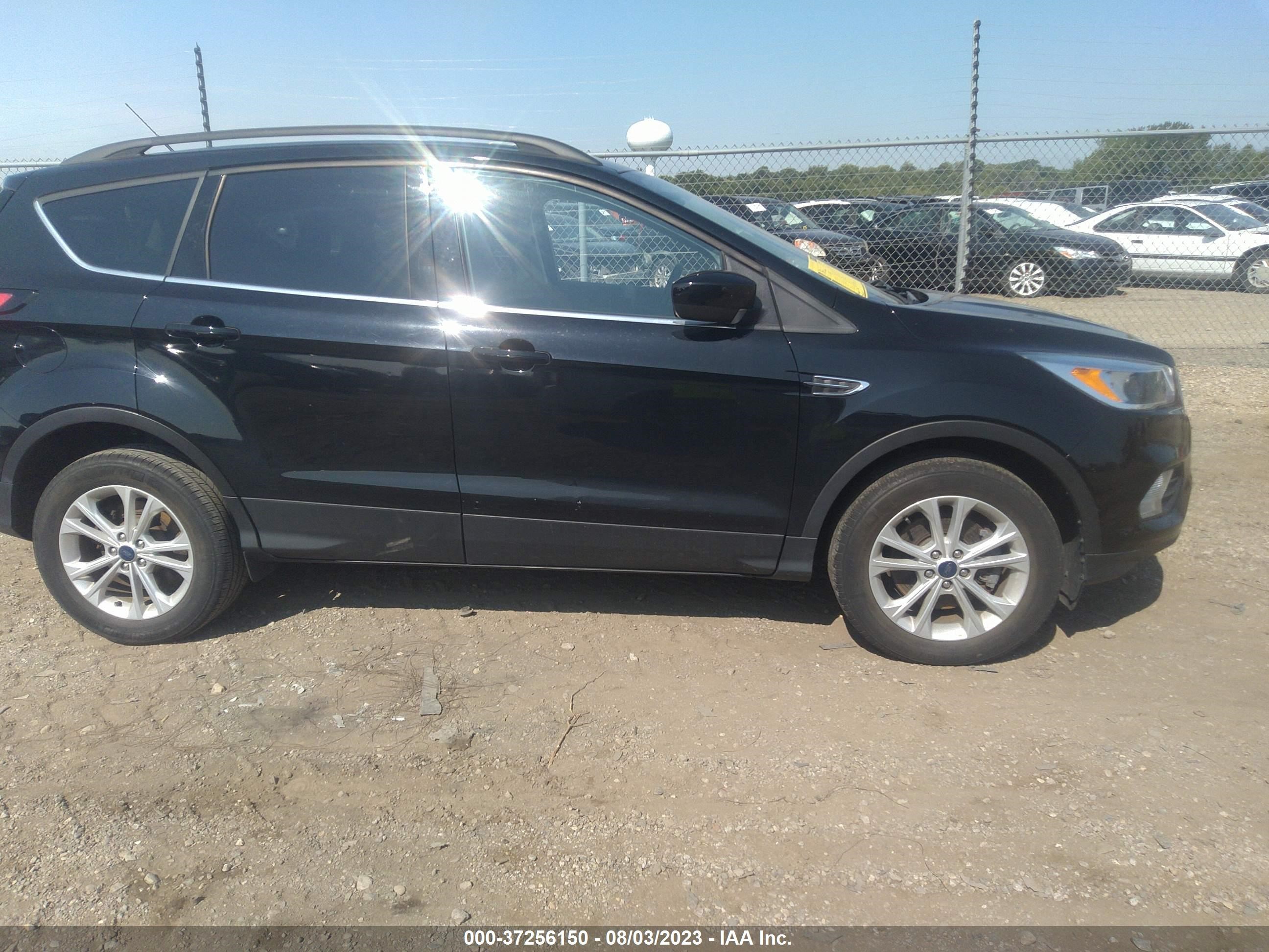 Photo 12 VIN: 1FMCU9GD6JUC40805 - FORD ESCAPE 