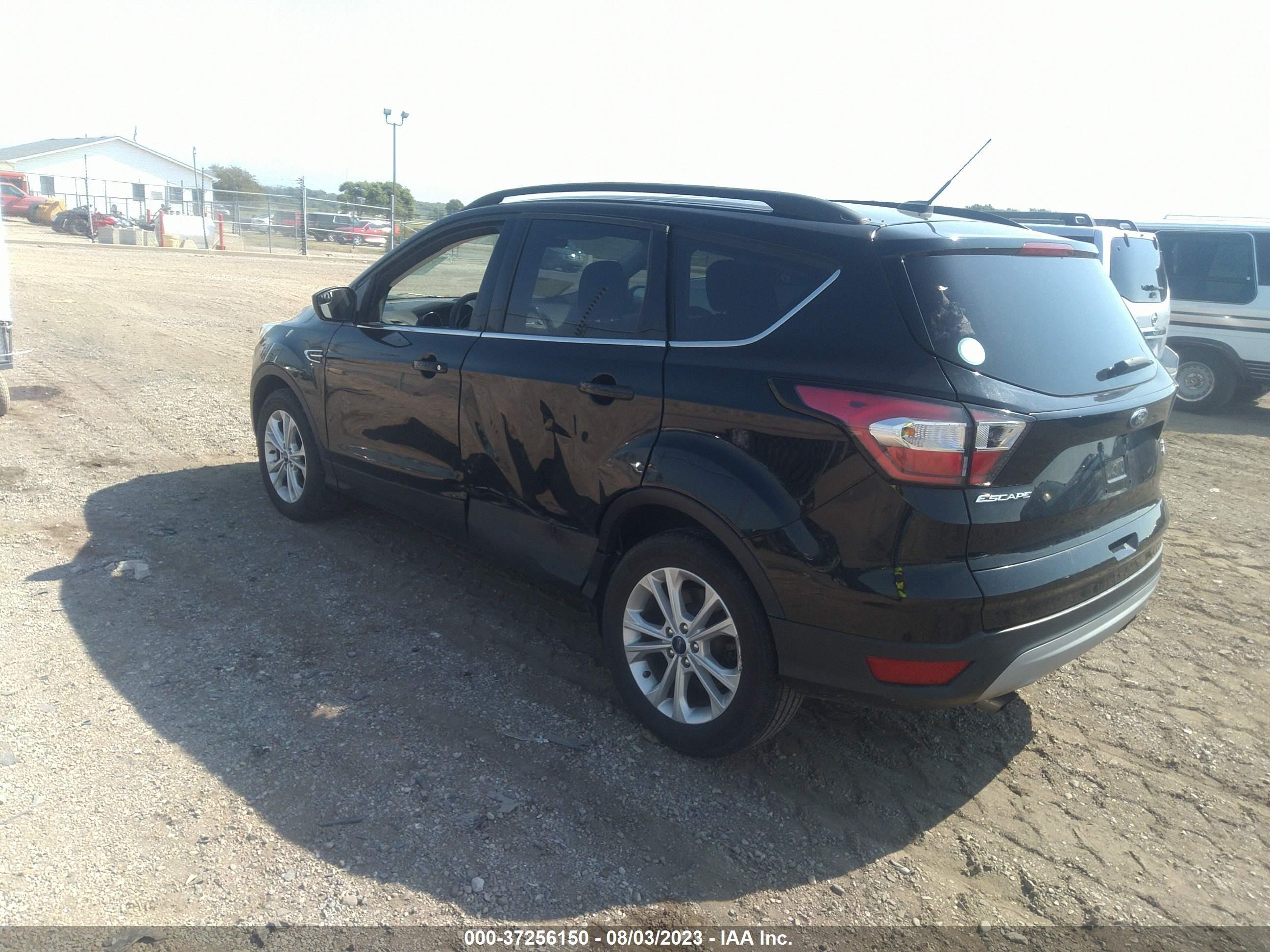 Photo 2 VIN: 1FMCU9GD6JUC40805 - FORD ESCAPE 