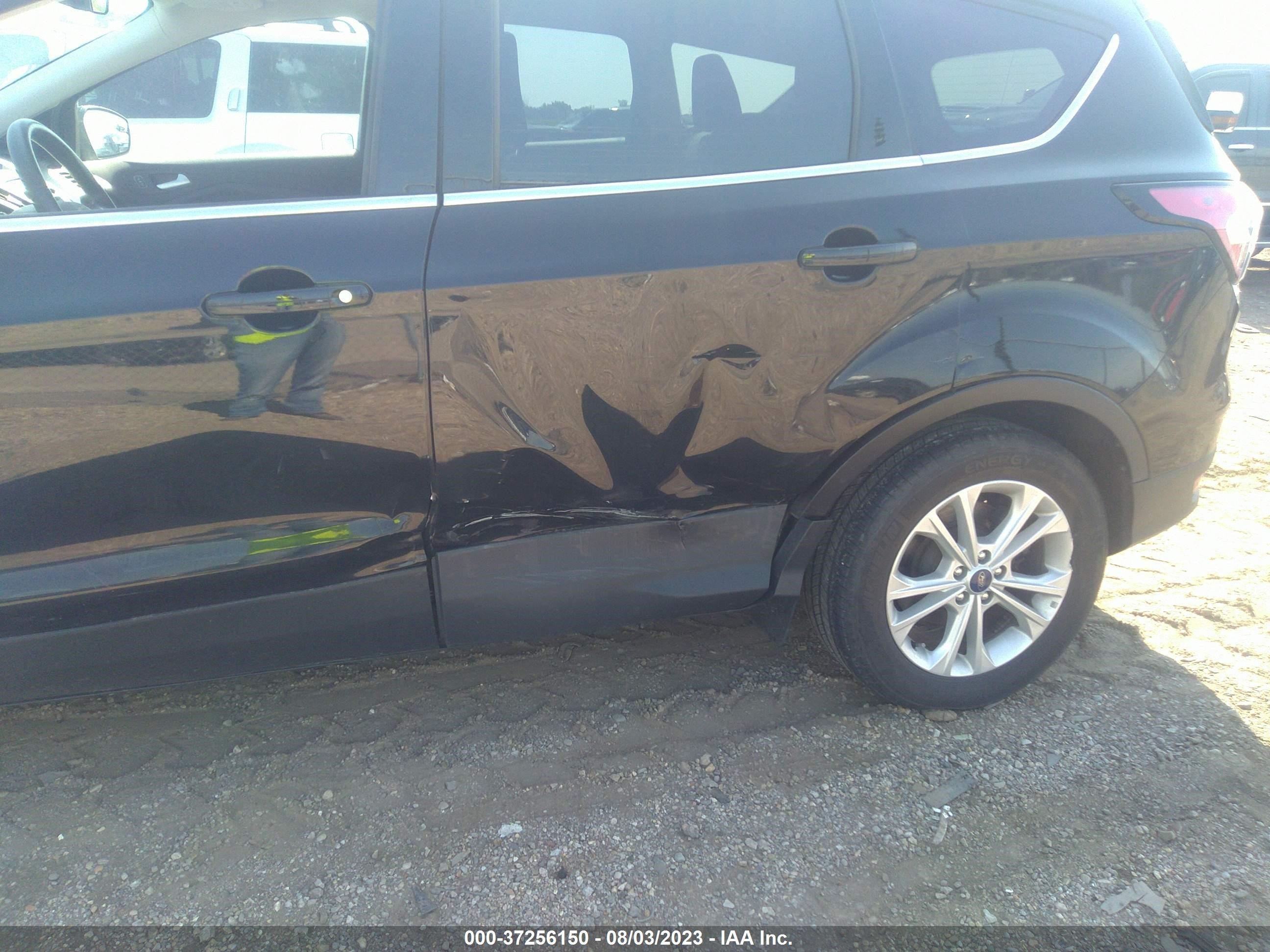 Photo 5 VIN: 1FMCU9GD6JUC40805 - FORD ESCAPE 