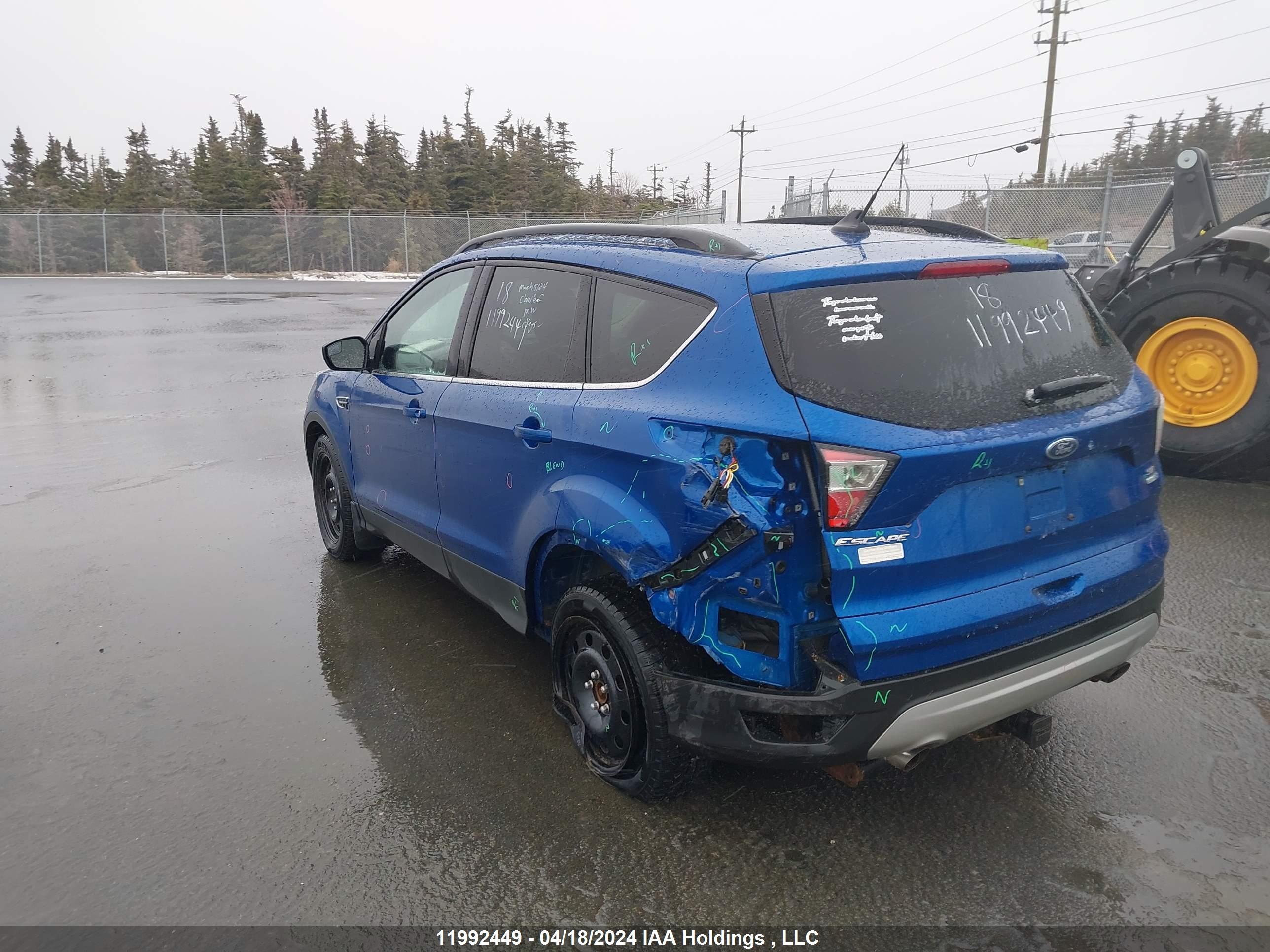 Photo 2 VIN: 1FMCU9GD6JUD24171 - FORD ESCAPE 