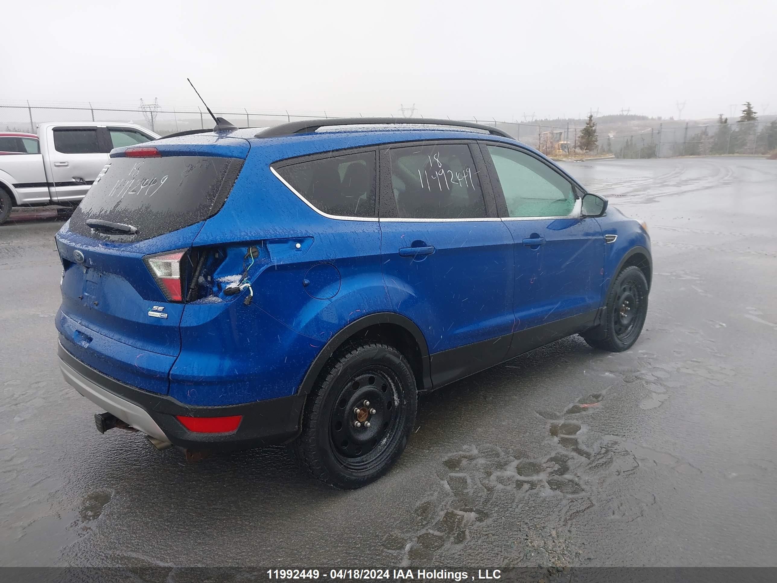 Photo 3 VIN: 1FMCU9GD6JUD24171 - FORD ESCAPE 