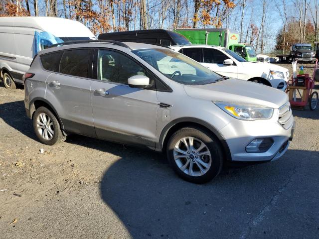 Photo 3 VIN: 1FMCU9GD6JUD53556 - FORD ESCAPE SE 