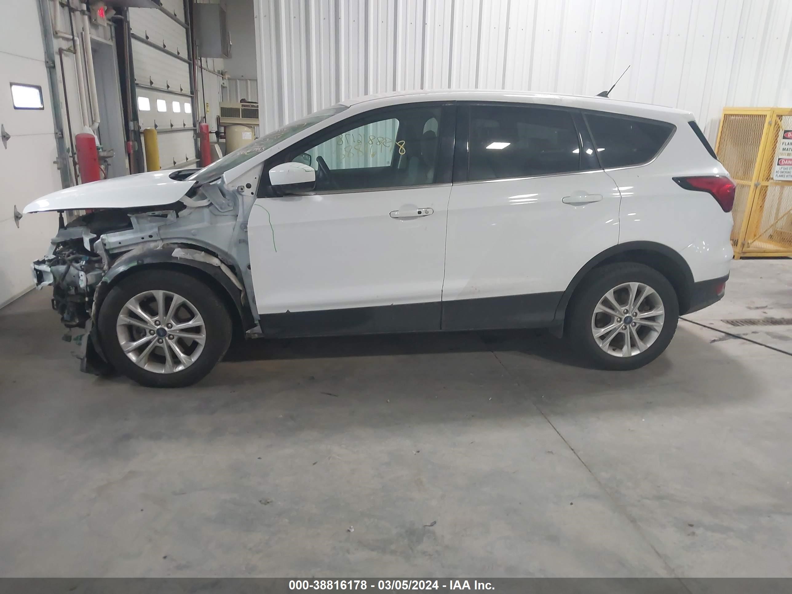 Photo 14 VIN: 1FMCU9GD6KUB78145 - FORD ESCAPE 