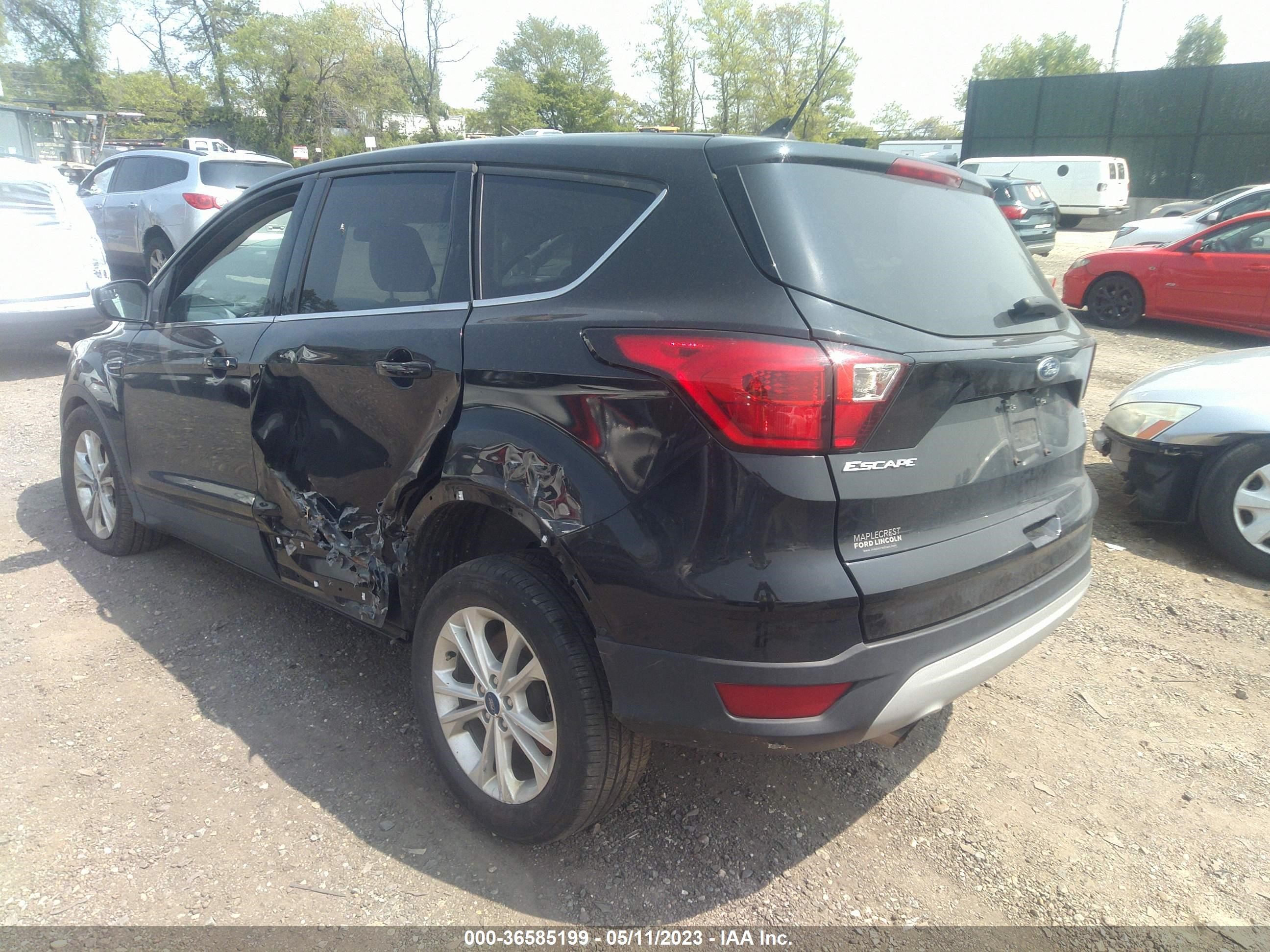 Photo 2 VIN: 1FMCU9GD6KUC56021 - FORD ESCAPE 