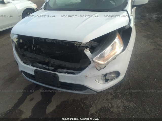 Photo 5 VIN: 1FMCU9GD7HUB82844 - FORD ESCAPE 