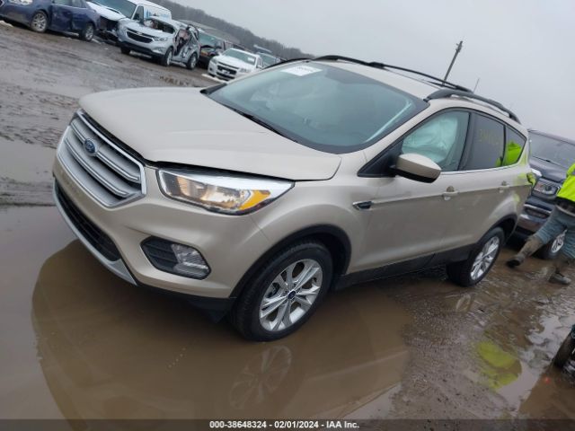 Photo 1 VIN: 1FMCU9GD7JUA09198 - FORD ESCAPE 