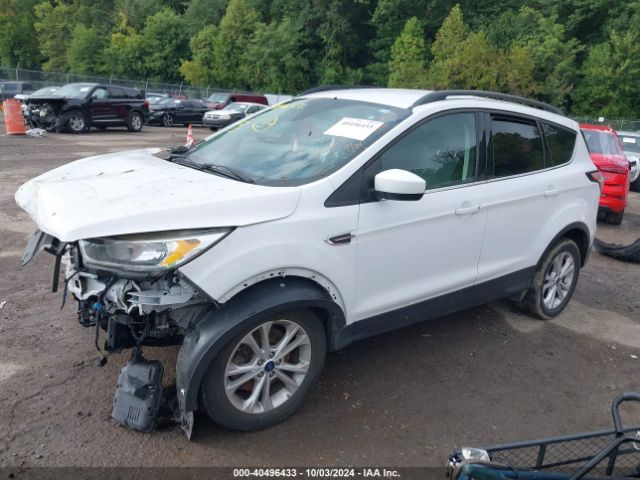 Photo 1 VIN: 1FMCU9GD7JUA49409 - FORD ESCAPE 