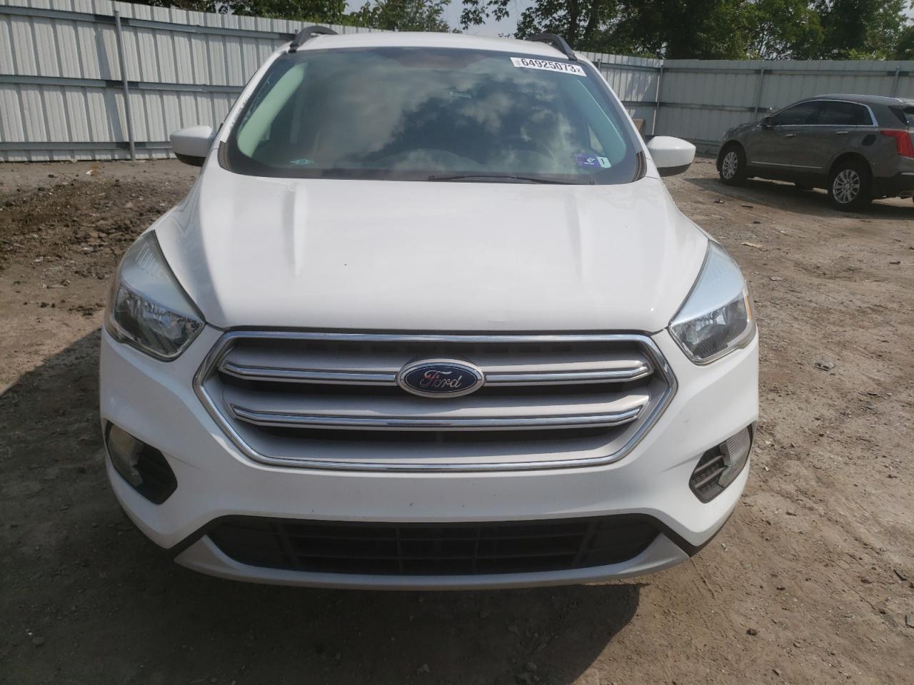 Photo 4 VIN: 1FMCU9GD7JUB16350 - FORD ESCAPE 