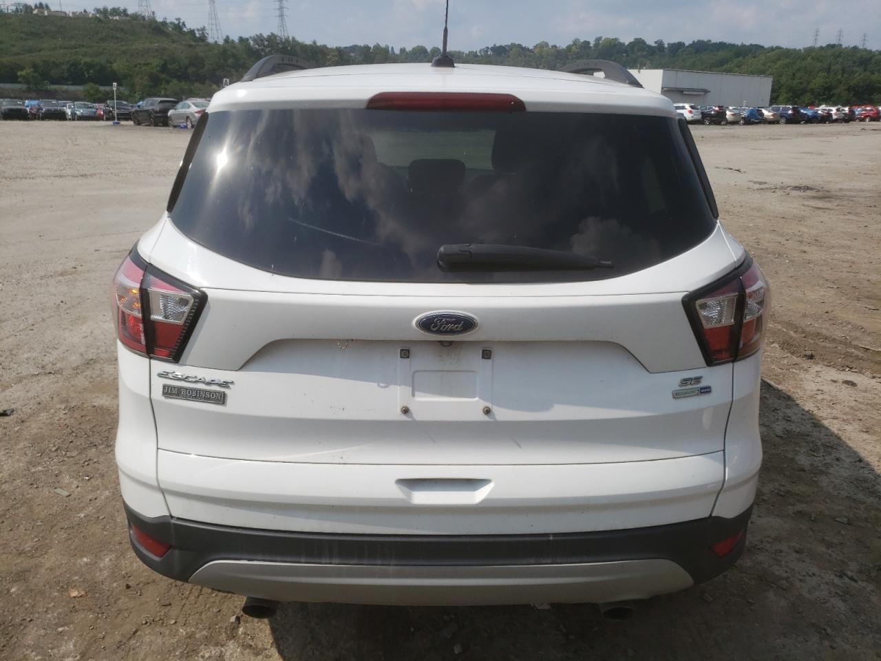 Photo 5 VIN: 1FMCU9GD7JUB16350 - FORD ESCAPE 