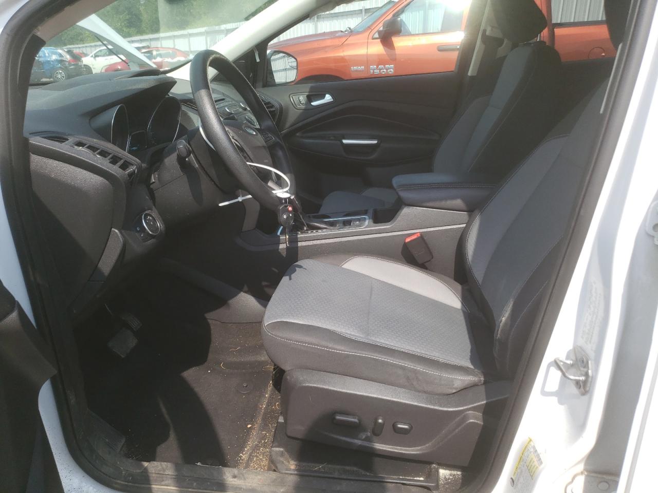 Photo 6 VIN: 1FMCU9GD7JUB16350 - FORD ESCAPE 