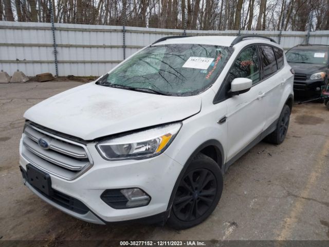 Photo 1 VIN: 1FMCU9GD7JUC62912 - FORD ESCAPE 