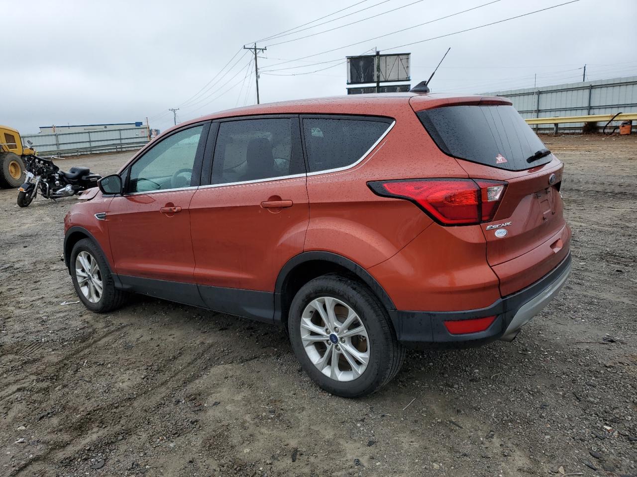 Photo 1 VIN: 1FMCU9GD7KUC21312 - FORD ESCAPE 