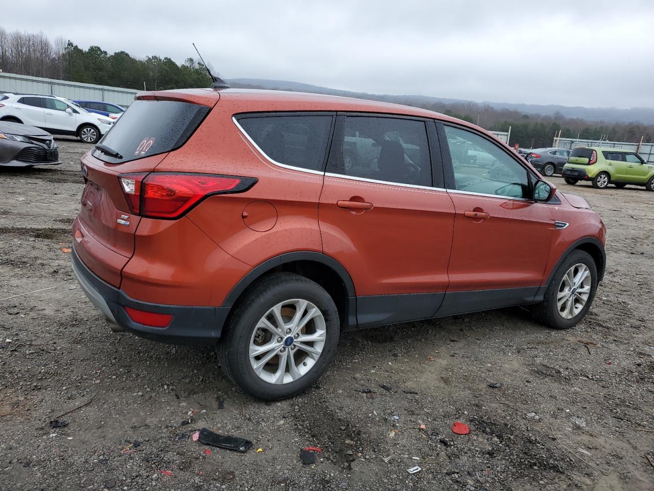 Photo 2 VIN: 1FMCU9GD7KUC21312 - FORD ESCAPE 