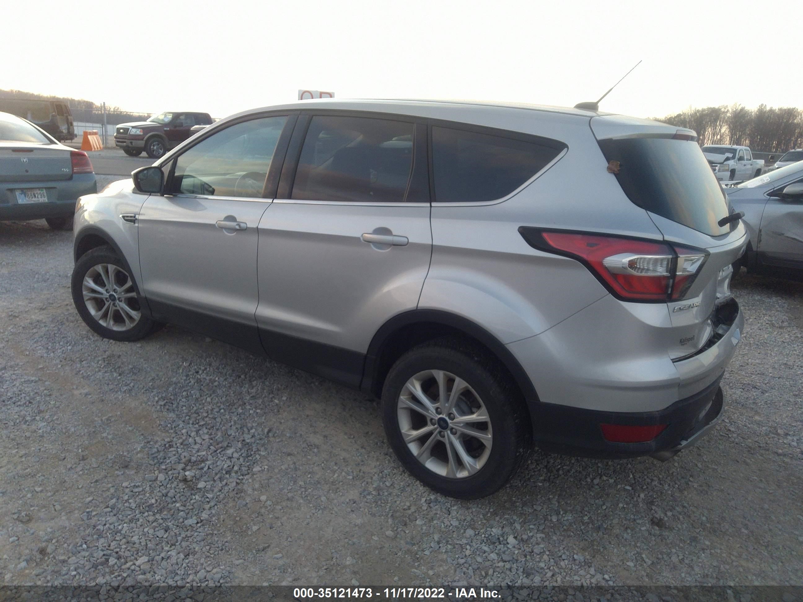 Photo 2 VIN: 1FMCU9GD8HUC38869 - FORD ESCAPE 