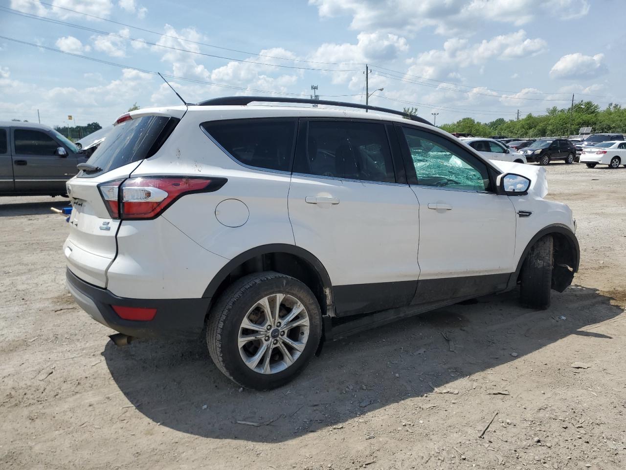 Photo 2 VIN: 1FMCU9GD8HUC94696 - FORD ESCAPE 