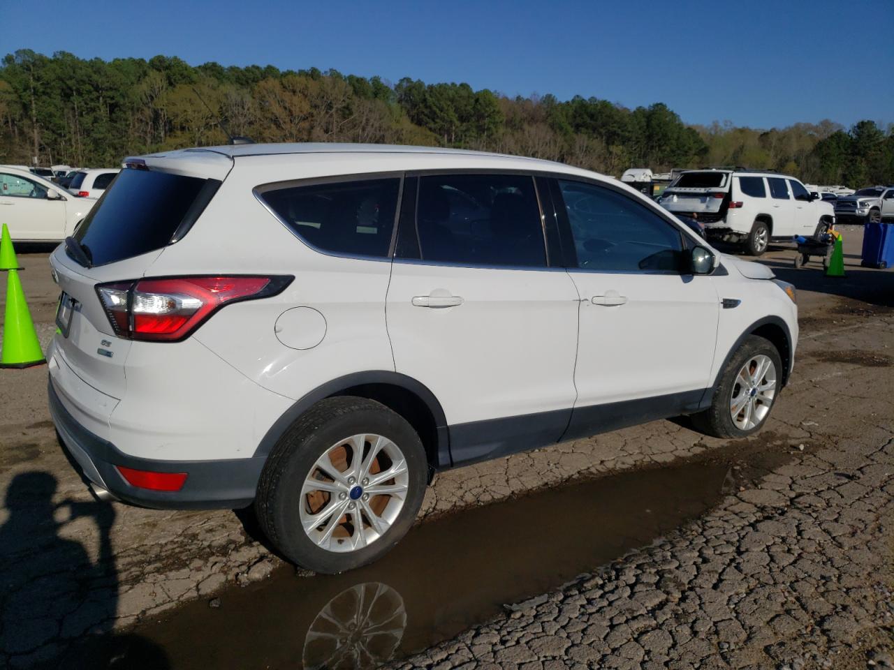 Photo 2 VIN: 1FMCU9GD8HUE39476 - FORD ESCAPE 