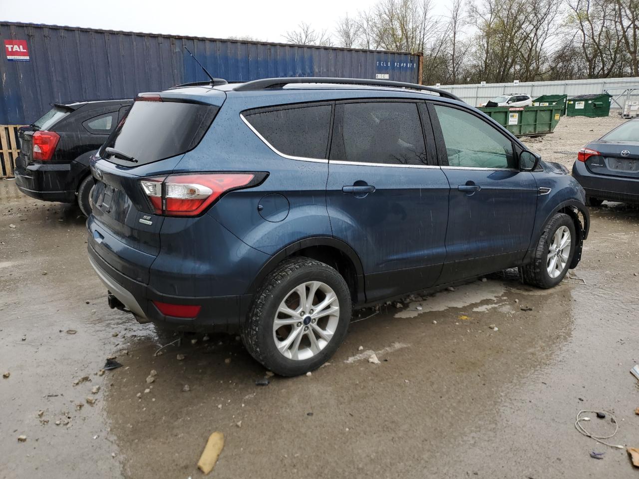 Photo 2 VIN: 1FMCU9GD8JUA83522 - FORD ESCAPE 