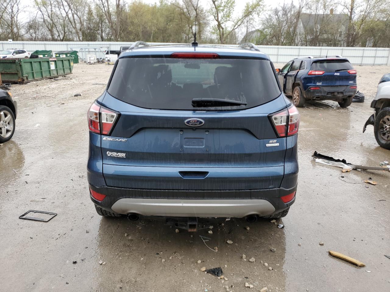 Photo 5 VIN: 1FMCU9GD8JUA83522 - FORD ESCAPE 