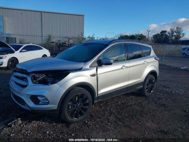 Photo 1 VIN: 1FMCU9GD8JUC02959 - FORD ESCAPE 