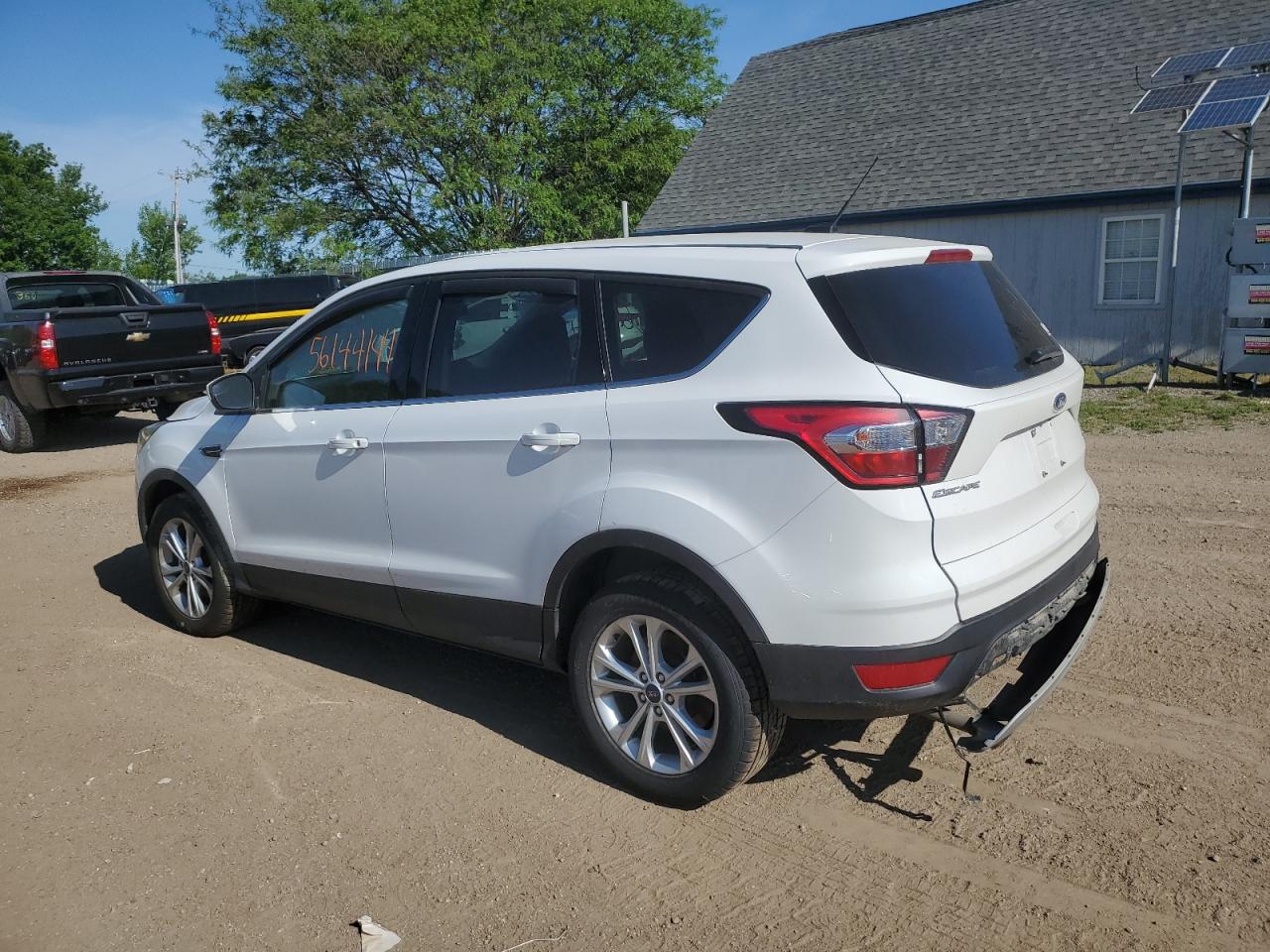 Photo 1 VIN: 1FMCU9GD8JUC75507 - FORD ESCAPE 