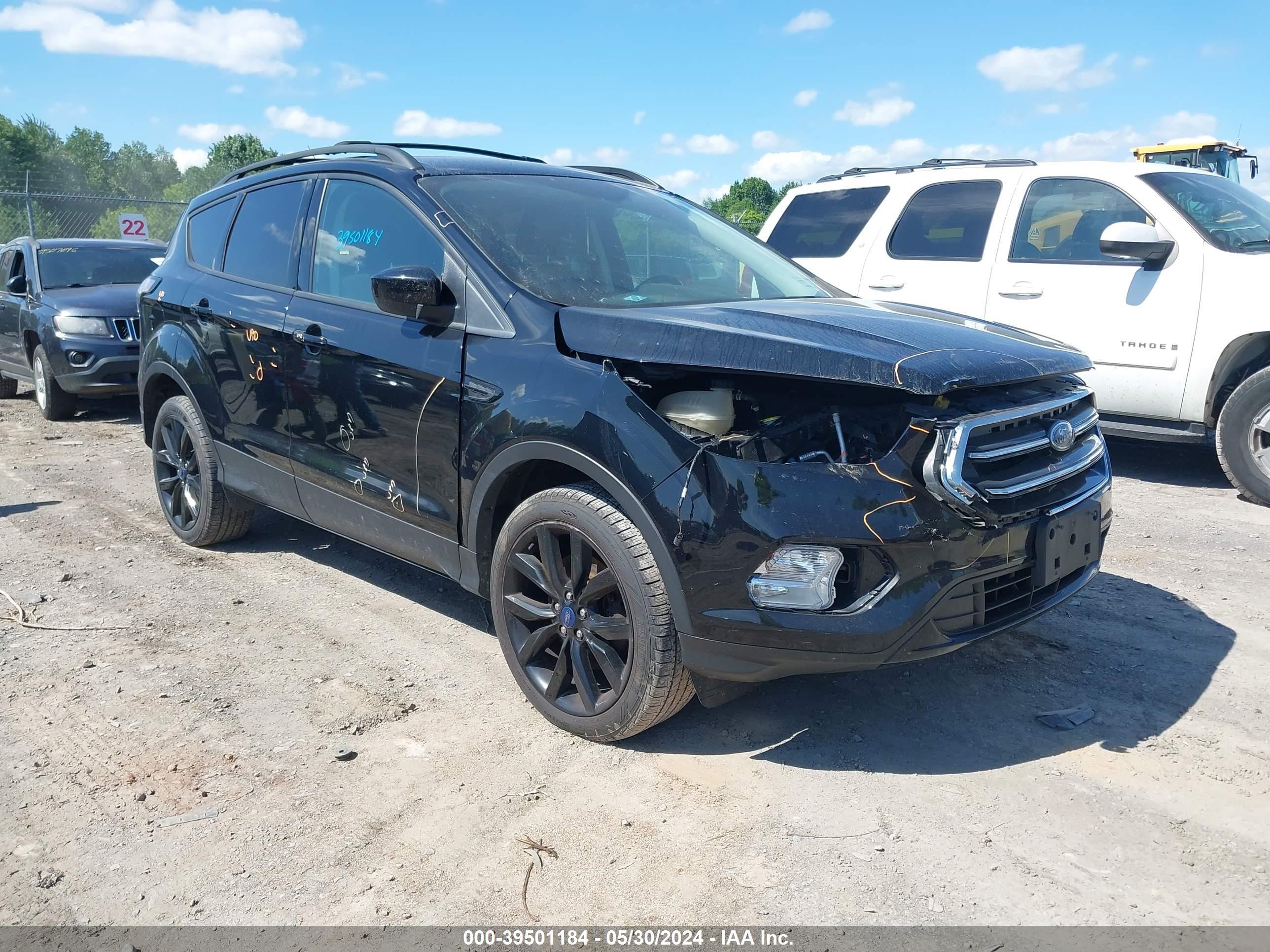 Photo 0 VIN: 1FMCU9GD8JUC99421 - FORD ESCAPE 