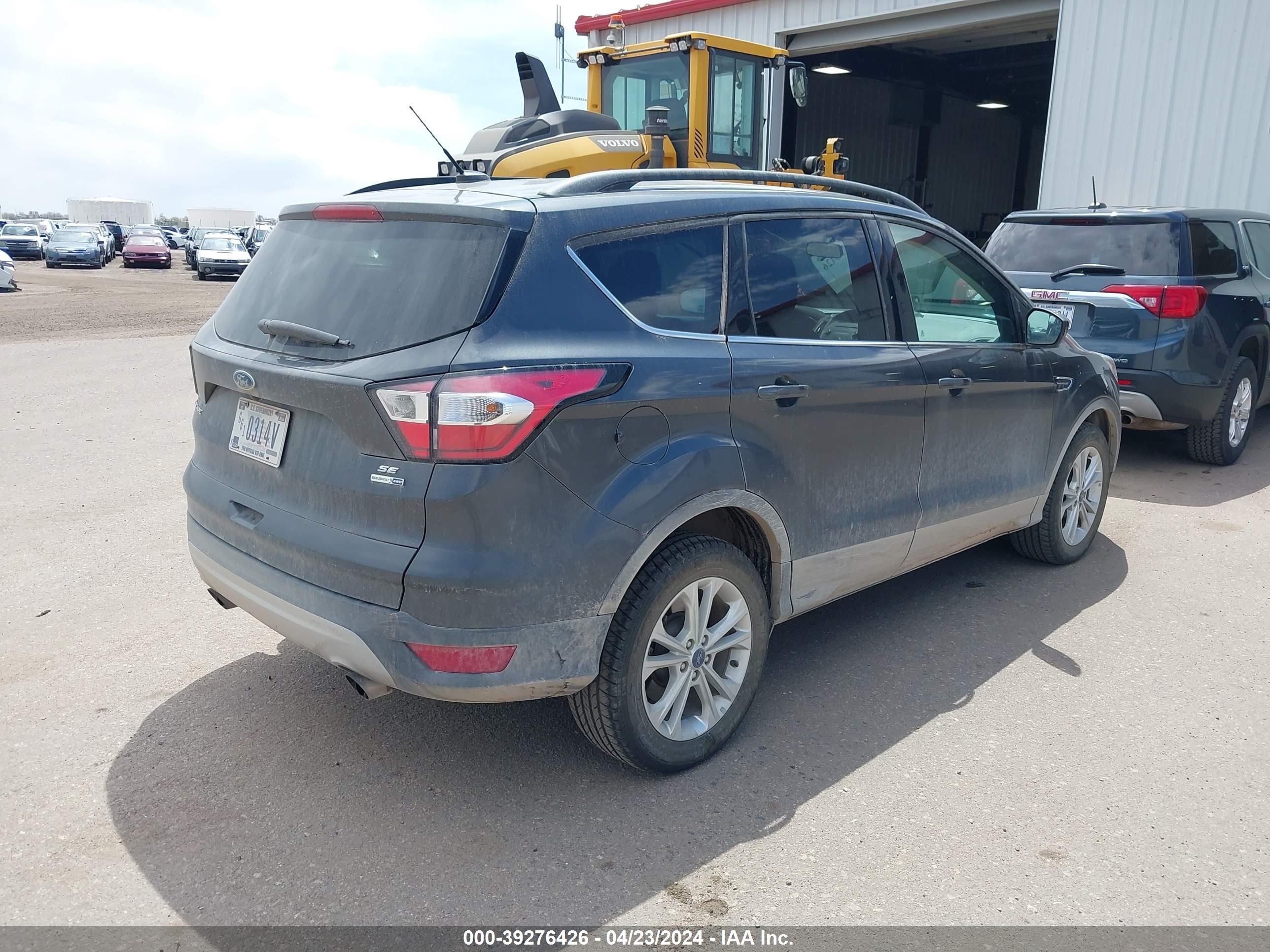 Photo 3 VIN: 1FMCU9GD8JUD31039 - FORD ESCAPE 