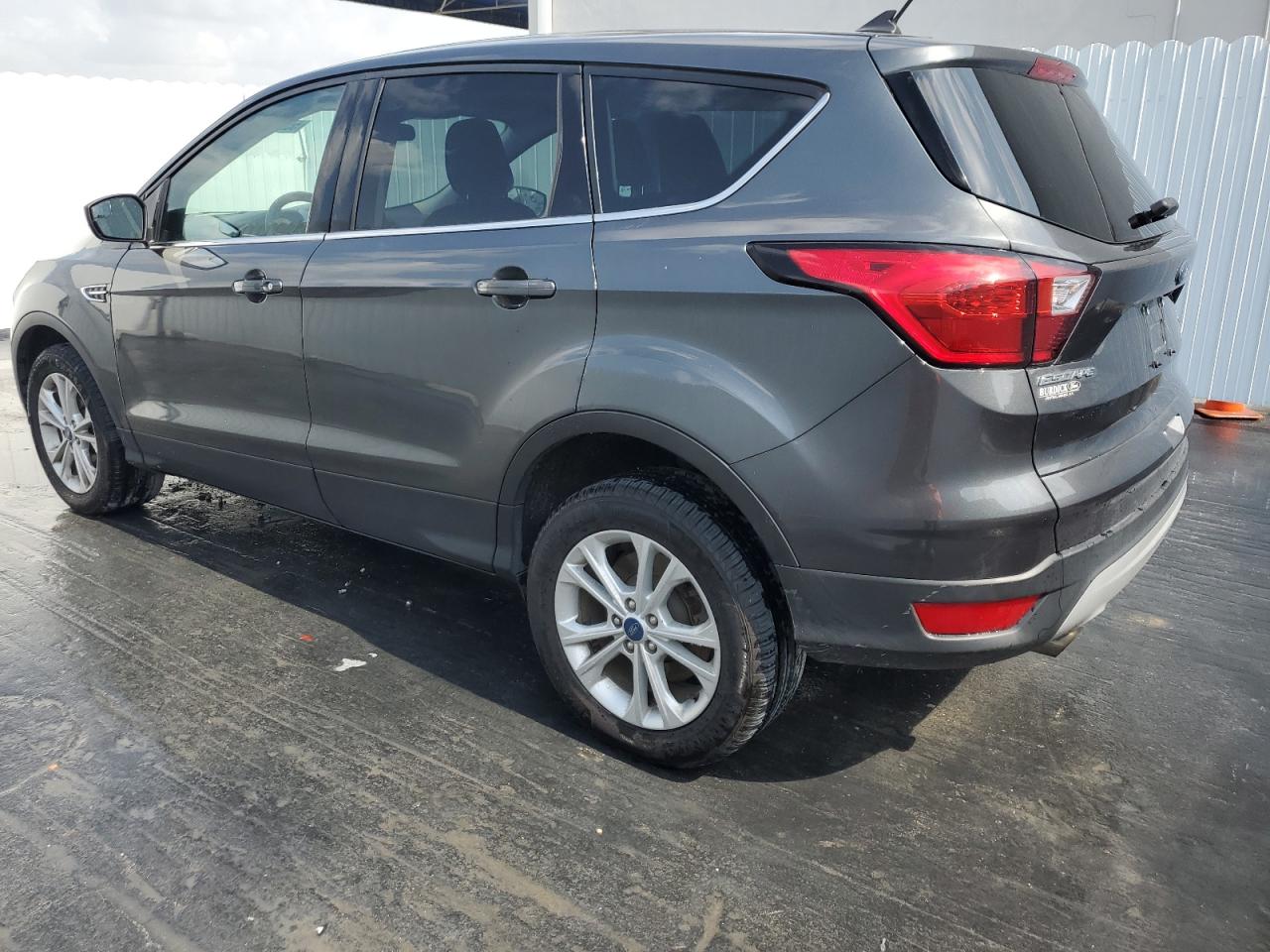 Photo 1 VIN: 1FMCU9GD8KUA28683 - FORD ESCAPE 