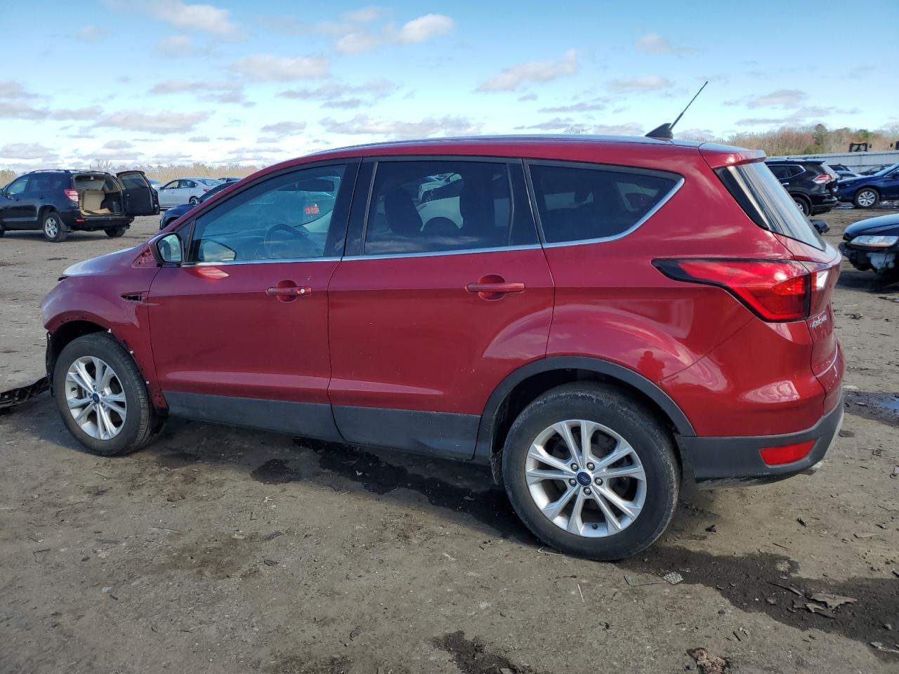 Photo 1 VIN: 1FMCU9GD8KUB48905 - FORD ESCAPE 