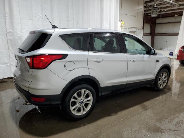 Photo 2 VIN: 1FMCU9GD8KUB92063 - FORD ESCAPE SE 