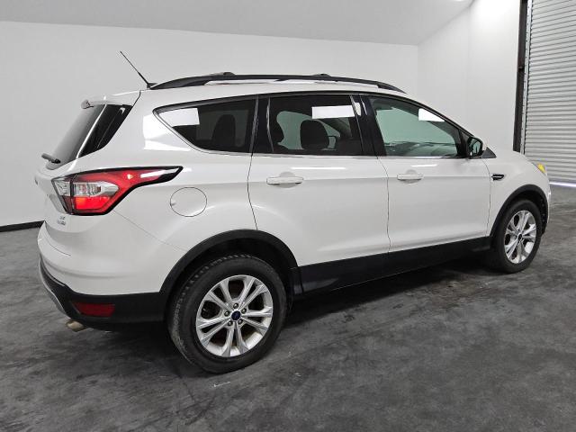 Photo 2 VIN: 1FMCU9GD9HUC16850 - FORD ESCAPE SE 