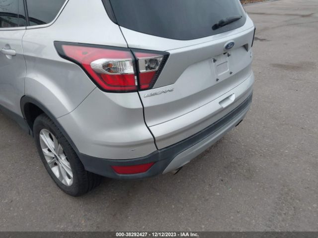 Photo 5 VIN: 1FMCU9GD9HUD09917 - FORD ESCAPE 