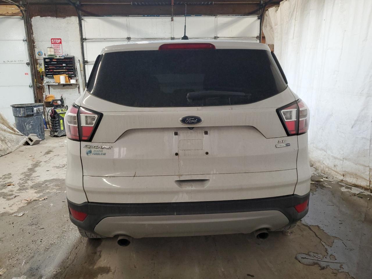 Photo 5 VIN: 1FMCU9GD9HUE89609 - FORD ESCAPE 