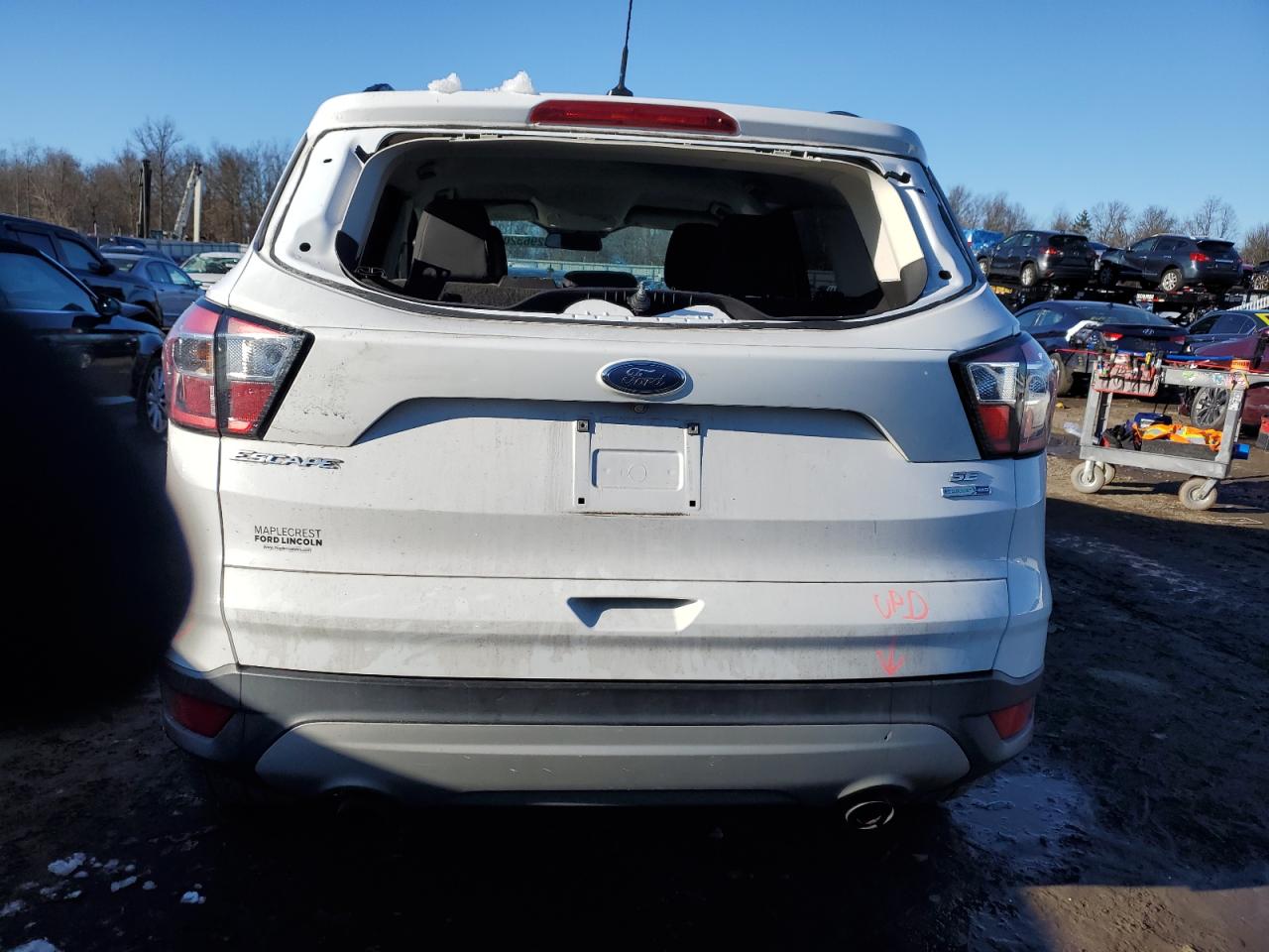 Photo 5 VIN: 1FMCU9GD9JUB45641 - FORD ESCAPE 