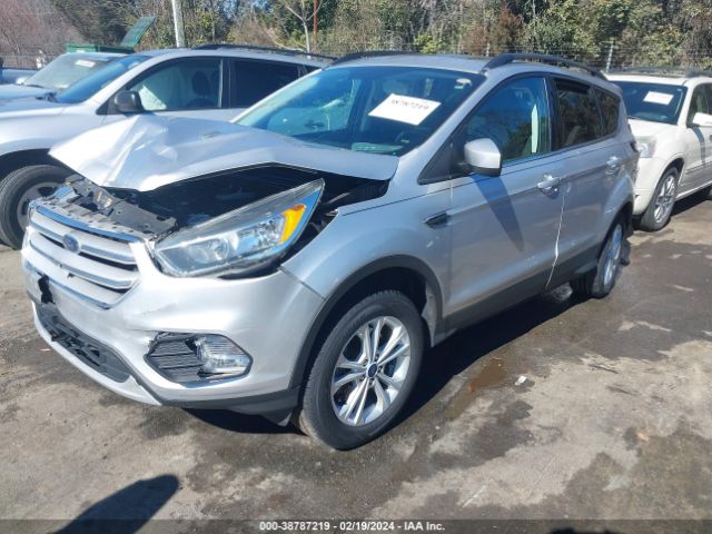 Photo 1 VIN: 1FMCU9GD9JUB45655 - FORD ESCAPE 