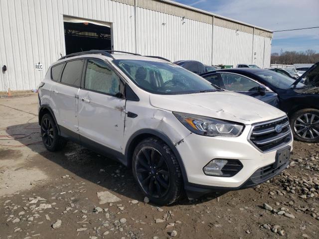 Photo 3 VIN: 1FMCU9GD9JUC25070 - FORD ESCAPE 