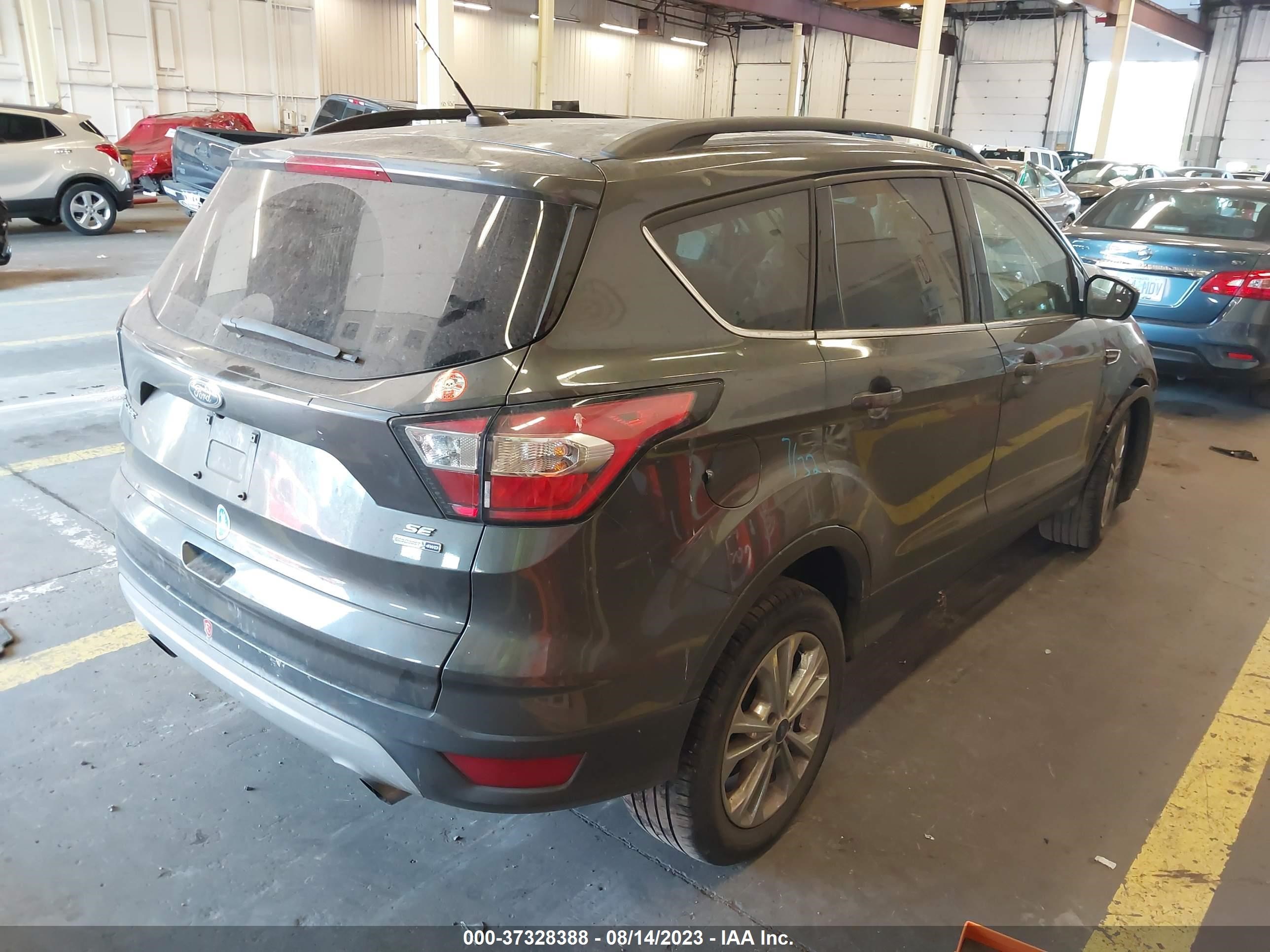 Photo 3 VIN: 1FMCU9GD9JUC90114 - FORD ESCAPE 