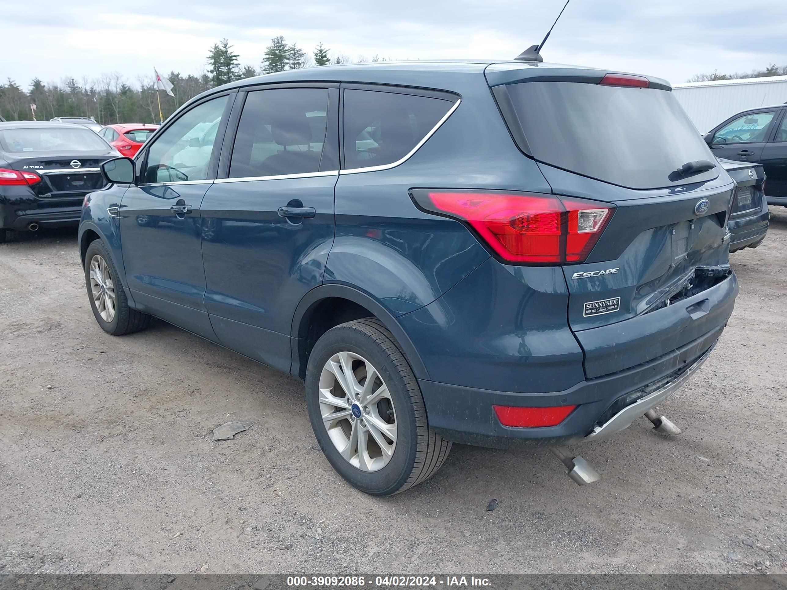 Photo 2 VIN: 1FMCU9GD9KUA42446 - FORD ESCAPE 