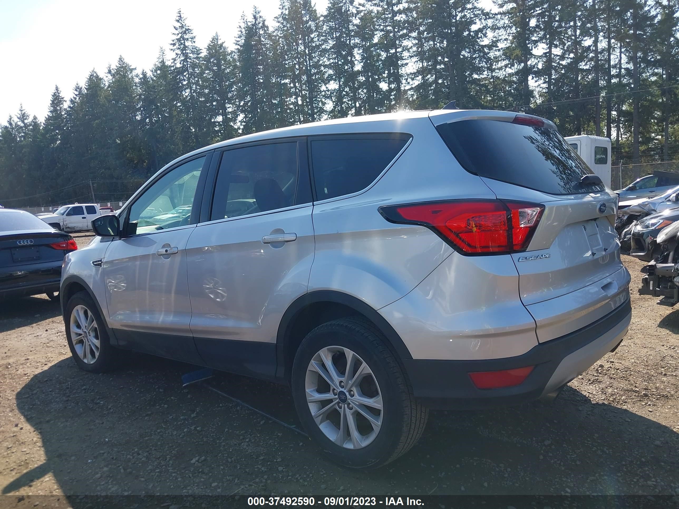 Photo 12 VIN: 1FMCU9GD9KUC06262 - FORD ESCAPE 