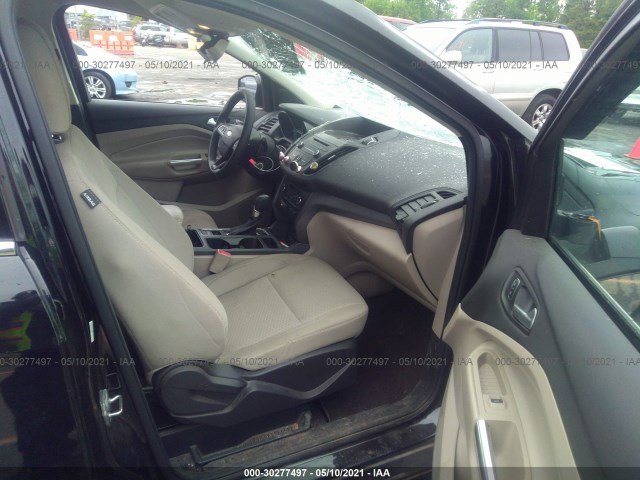 Photo 4 VIN: 1FMCU9GDXHUA68692 - FORD ESCAPE 