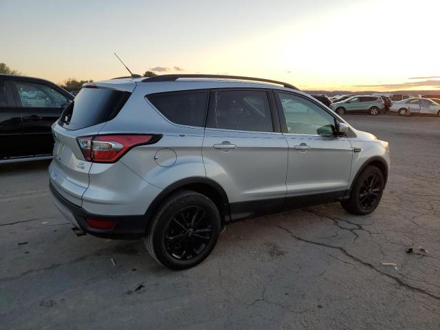 Photo 2 VIN: 1FMCU9GDXHUB94311 - FORD ESCAPE SE 